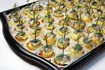 Канапе-оладьи «Классика вкуса» 15шт Канапе-оладьи «Классика вкуса» 15шт
